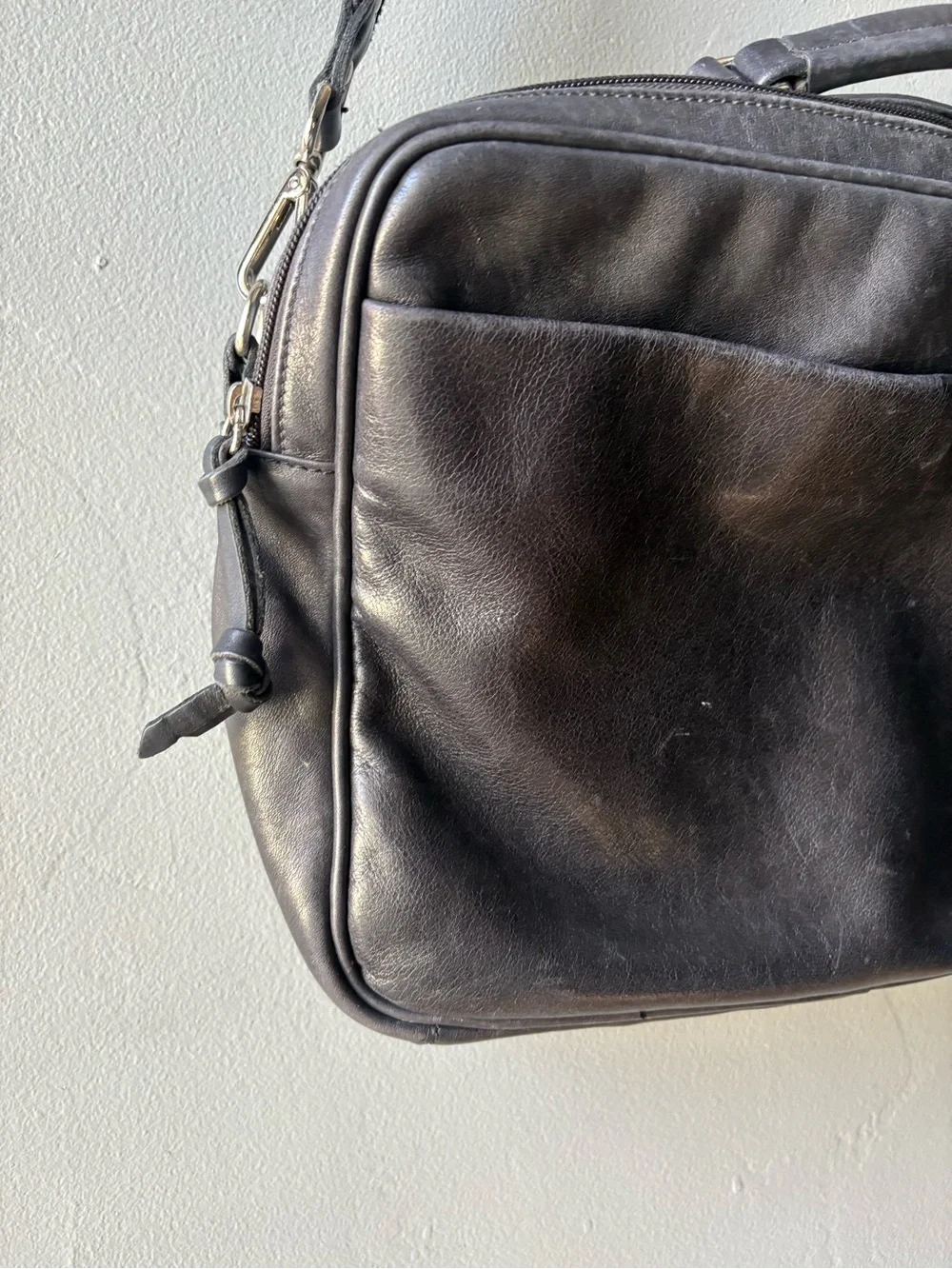 Vintage Roots Canada Black Leather Laptop Messenger Bag / Briefcase